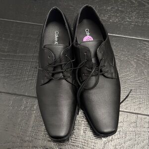 Calvin Klein Textured Black Oxfords